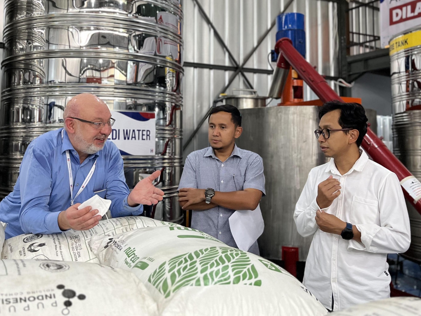 Competition in the industry providing environmentally friendly solutions for diesel-engined industries is now increasingly global. Indonesia is no exception. (Photo: Hasgara Cipta Gusana)