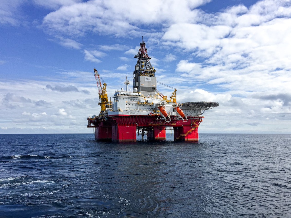 Oil platform rig in the middle of the ocean