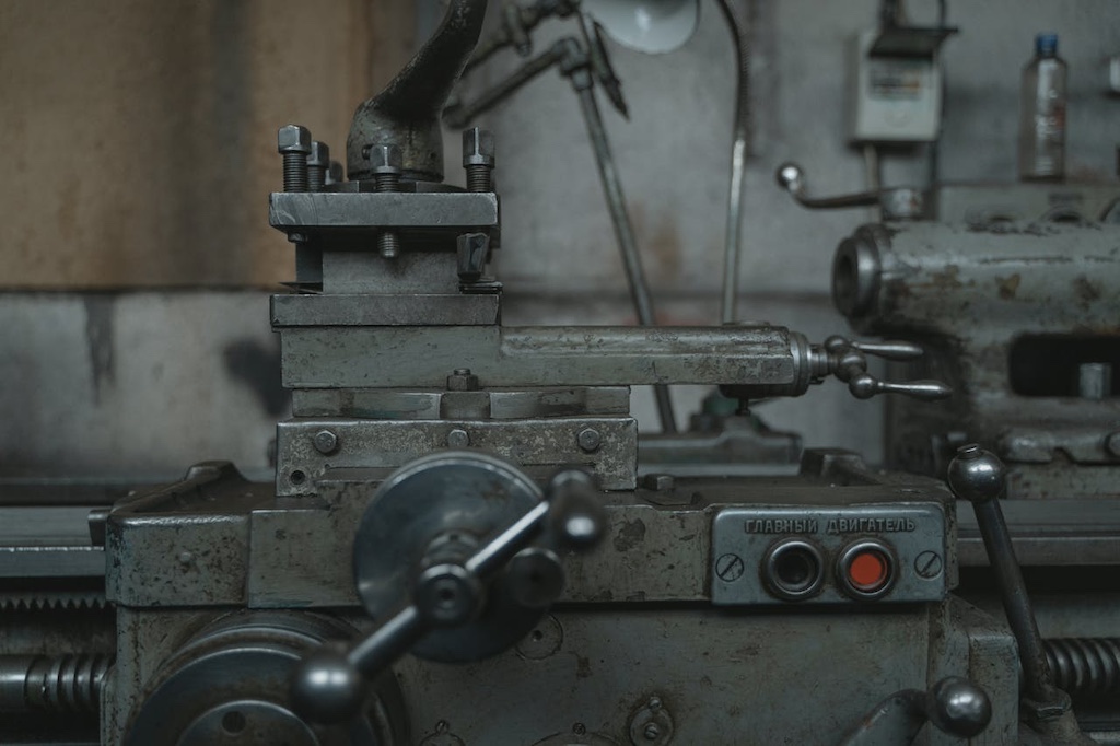 black and gray metal machine
